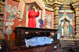 16321157912_3bf907c727_z